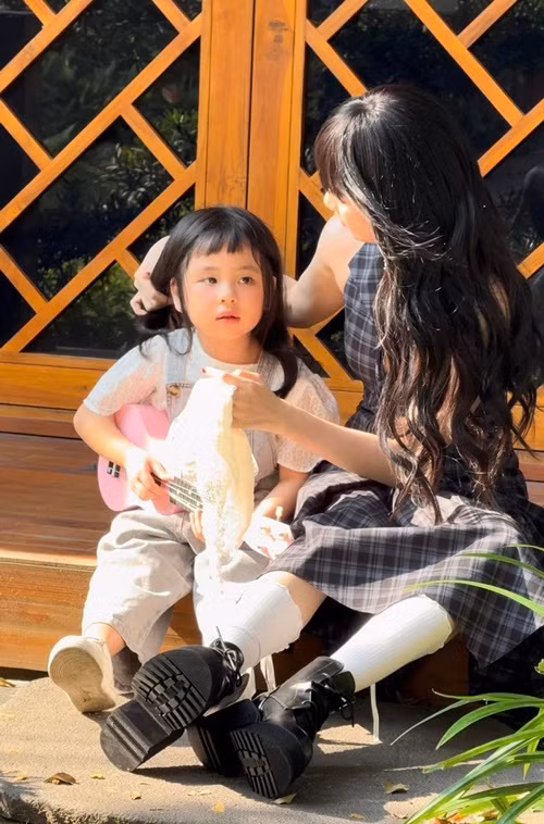 Quản lý Ngọc Trinh cho biết, chân dài gốc Trà Vinh chưa có người yêu.