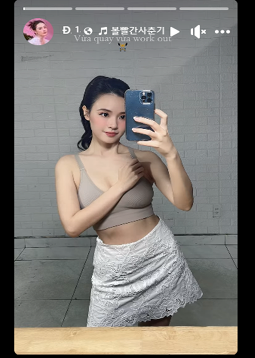 Khi quay chương trình, nữ diễn viên cũng tranh thủ tập luyện.