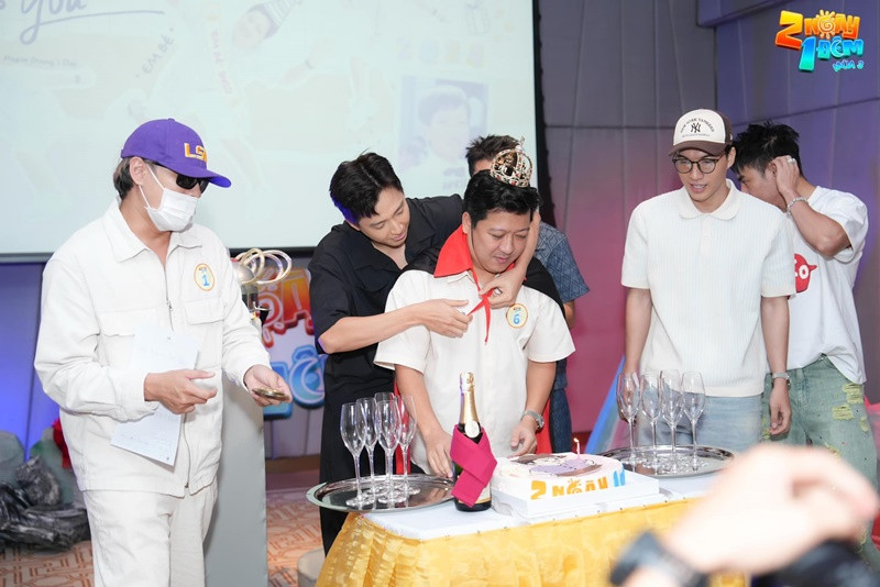 Nhã Phương từng tỏ ra "ghen" với Ngô Kiến Huy khi nam ca sĩ thân thiết với Trường Giang. Ảnh: FBNV.