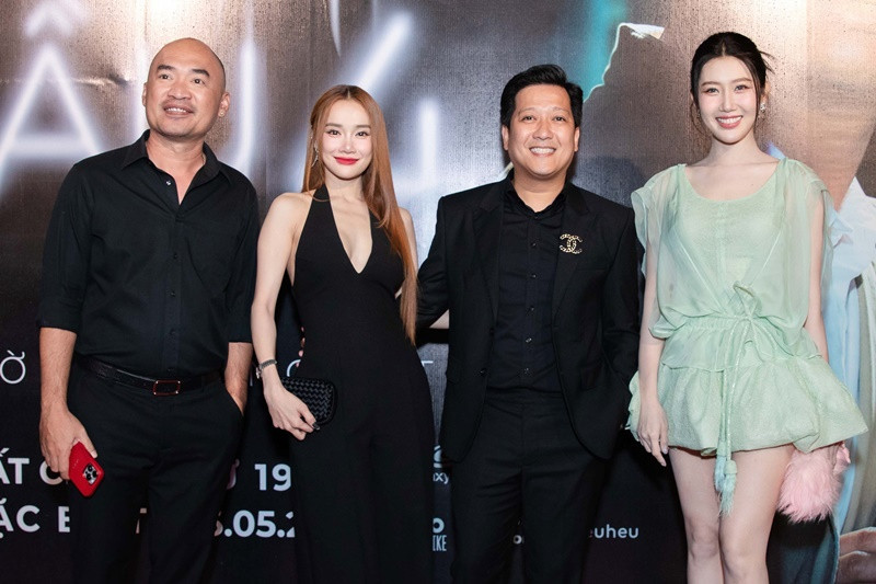 Vợ chồng Trường Giang hội ngộ Tiến Luật, Thúy Ngân tại sự kiện. Ảnh: Vietnamnet.