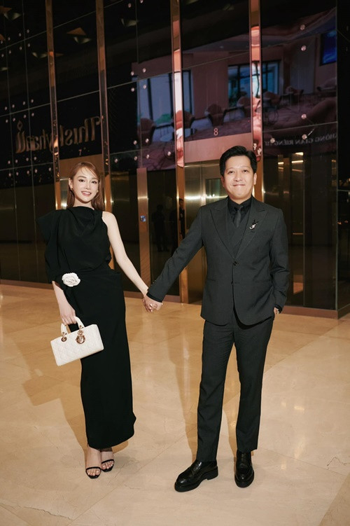 Trường Giang và Nhã Phương được nhiều người ngưỡng mộ bởi có cuộc hôn nhân viên mãn 6 năm qua. Ảnh: FBNV.