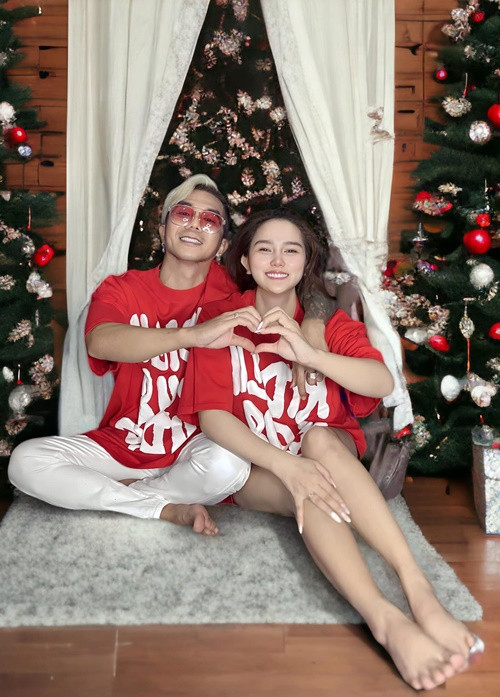 Trong một chương trình đầu năm 2024, nhạc sĩ Khánh Đơn thừa nhận, anh từng trăng hoa, ăn chơi vô độ, đánh mất cả hạnh phúc gia đình. Theo Người Đưa Tin, nam nhạc sĩ từng nghĩ sẽ không bao giờ yêu ai nữa cho đến khi gặp Huỳnh Như.