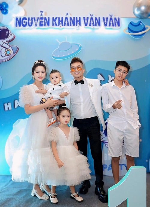 Huỳnh Như được lòng bé Đông Đông - con riêng của Khánh Đơn.