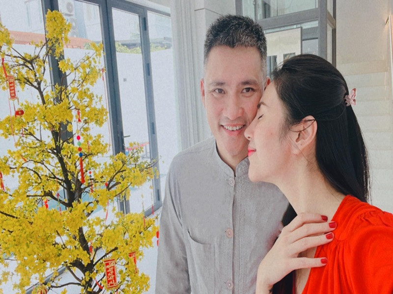 Biệt thự hiện tại của cặp đôi hiện đại và đầy đủ tiện nghi.