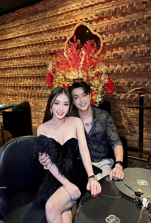 Mới đây, trong một livestream, Tuyết Nhung - vợ ca sĩ TiTi khoe tin vui bầu bí.