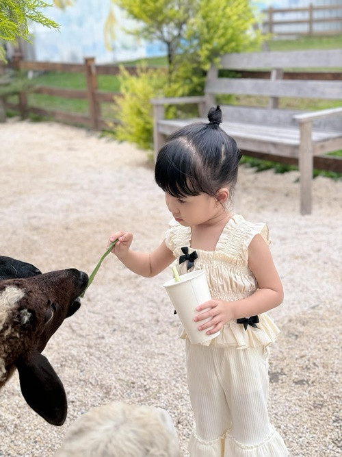 3 năm qua, bé Sol sống cùng mẹ. Phía Jack chưa từng chia sẻ bất kỳ hình ảnh nào bên cô nhóc.