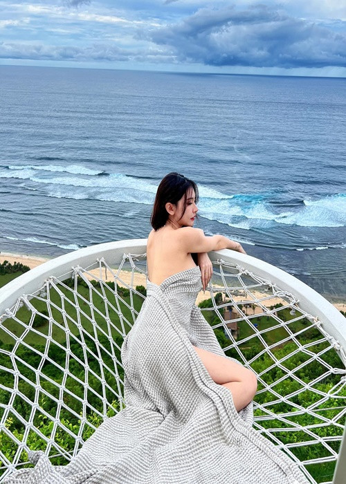 Victoria chia sẻ, thi thoảng, cô chụp ảnh gợi cảm để ghi lại khoảng thời gian tươi trẻ của mình.