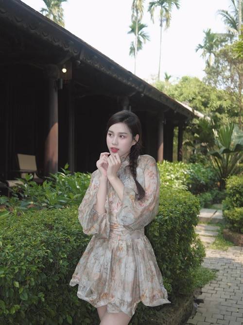 Từ khi vào showbiz, Đỗ Thị Hà chưa công khai bất kỳ mối tình nào.