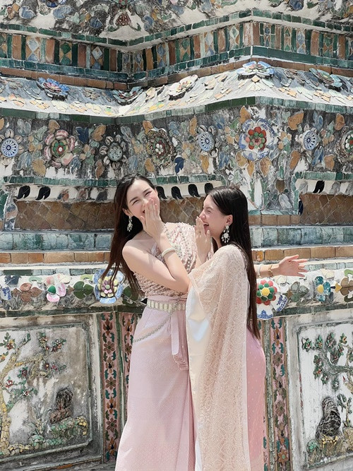 Phía công ty chủ quản của Đỗ Thị Hà cho biết: "Từ phía công ty chủ quản của Hoa hậu Đỗ Thị Hà chúng tôi không thể xác nhận thông tin hẹn hò, vì đây là việc cá nhân của hoa hậu”.