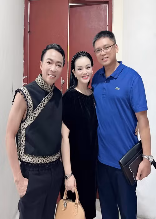 Nữ ca sĩ cùng chồng đi xem đêm nhạc của Việt Hoàn - Lương Nguyệt Anh tháng 11/2022. Ảnh: FBNV.