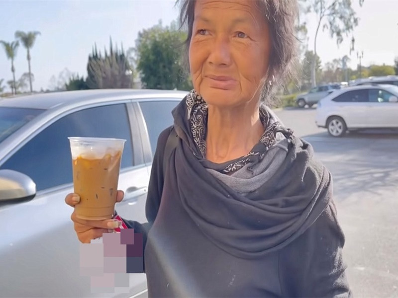 Nữ ca sĩ không nhận sự giúp đỡ của bất kỳ ai, thậm chí cả mẹ, chồng cũ và các con. Ảnh: Vietnamnet.