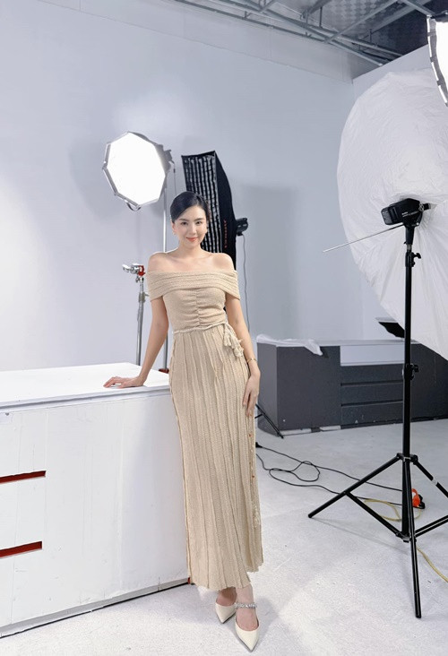 Nữ MC khoe giảm được 4kg vào cuối tháng 4. Ảnh: FBNV.