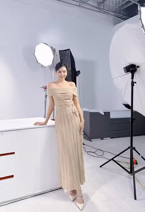 Nữ MC khoe giảm được 4kg vào cuối tháng 4. Ảnh: FBNV.