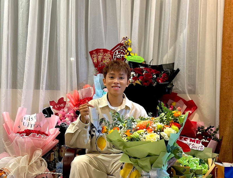 Nam ca sĩ vẫn học thêm thanh nhạc để giọng hát ngày càng hoàn thiện.