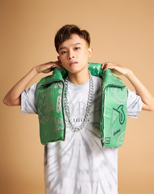 Nam ca sĩ muốn tập trung cho việc ca hát, học tập nên chưa nghĩ đến chuyện yêu đương.