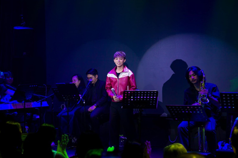 Giọng ca sinh năm 2003 nhận được nhiều lời mời biểu diễn.