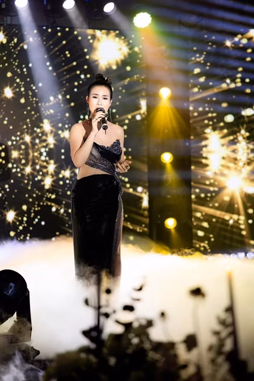 "Mình chọn lối sống, ăn uống lành mạnh trong nhiều năm và cơ thể nhờ đó cũng trở nên khỏe hơn, nhiều năng lượng hơn. Chính vì thế khi mang thai , mẹ khỏe và con cũng khỏe", Võ Hạ Trâm cho hay.