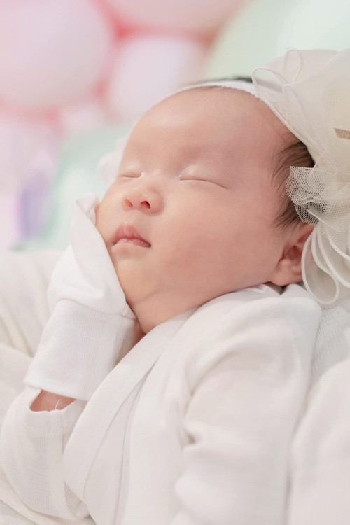 Cặp song sinh lai Hàn Quốc đáng yêu của hot girl Sam Cap song sinh lai Han Quoc dang yeu cua hot girl Sam