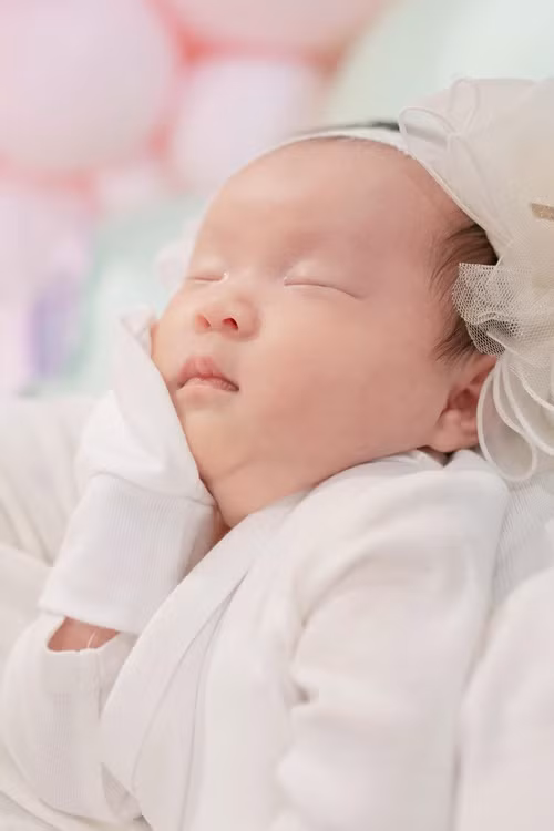 Cap song sinh lai Han Quoc dang yeu cua hot girl Sam