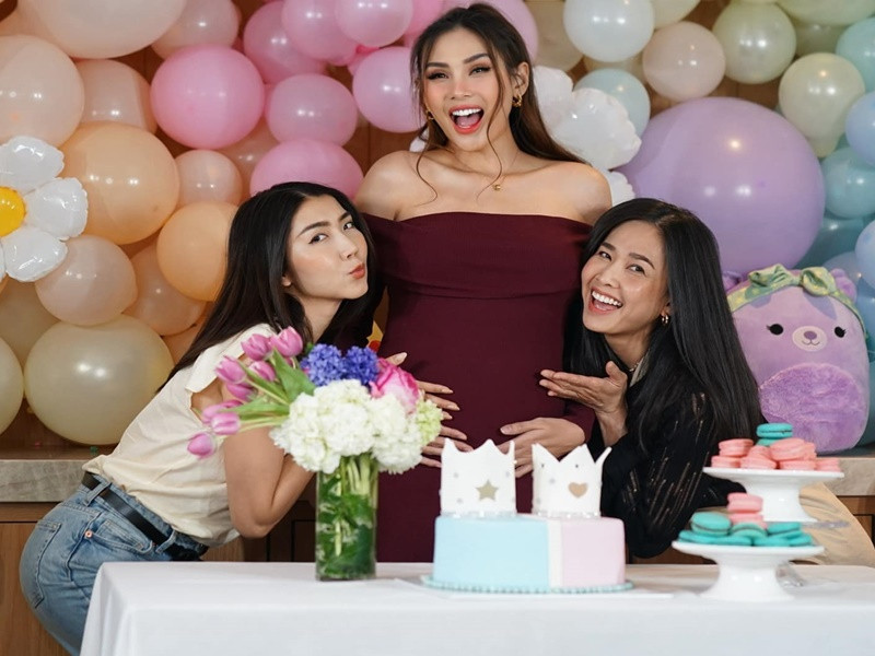 Dương Mỹ Linh và Ngọc Quyên vui mừng khi Võ Hoàng Yến mang bầu con gái đầu lòng.