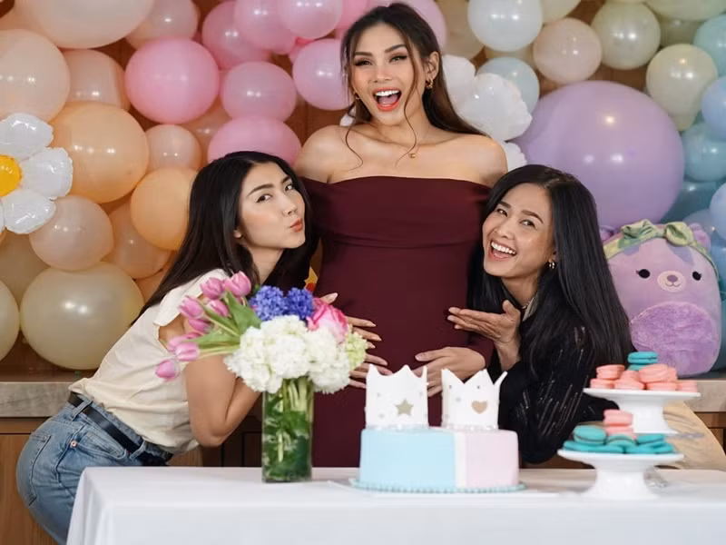 Dương Mỹ Linh và Ngọc Quyên vui mừng khi Võ Hoàng Yến mang bầu con gái đầu lòng.