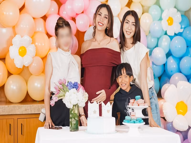 "Chúc mừng cô Võ Hoàng Yến và con gái yêu nha. Tôi tưởng con trai nữa là vào hội các mẹ bé trai trong nhóm luôn. Tôi hô con trai quá trời", Ngọc Quyên bày tỏ.