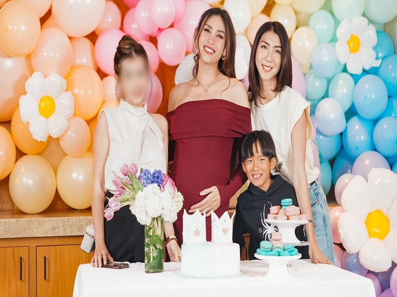 "Chúc mừng cô Võ Hoàng Yến và con gái yêu nha. Tôi tưởng con trai nữa là vào hội các mẹ bé trai trong nhóm luôn. Tôi hô con trai quá trời", Ngọc Quyên bày tỏ.