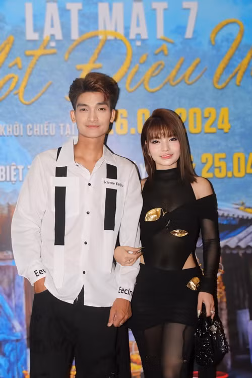 Ít ai biết, đến khi làm vợ chồng, Thảo Vy mới xài tiền của Mạc Văn Khoa, còn trước đó, cô vẫn đi làm, tự chủ mọi thứ.