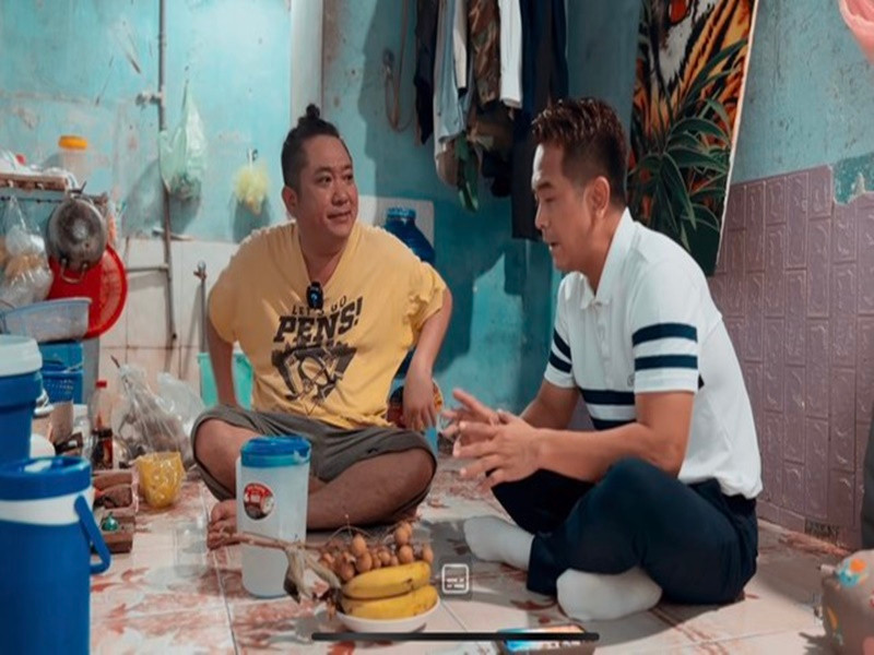 Năm 2023, Phùng Ngọc tham gia livestream bán hàng cùng Hùng Thuận. Một thời gian sau đó, "thằng Cò" tách ra làm riêng. Ảnh: Tiền Phong.