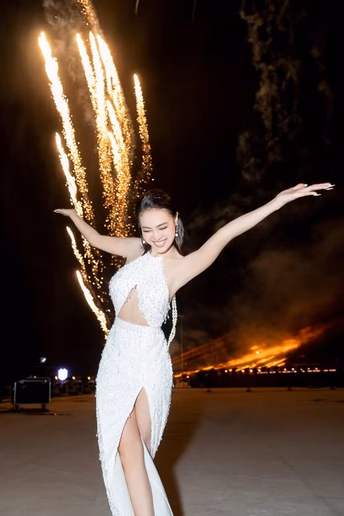 Lan Ngọc đang là một trong những nghệ sĩ đắt show quảng cáo. Ca sĩ Sơn Thạch từng cho biết, Lan Ngọc là ngọc nữ quảng cáo. Ảnh: FBNV.