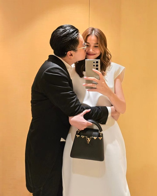 Thanh Hằng khen ngợi kỹ năng chụp ảnh cho vợ của nhạc trưởng Trần Nhật Minh ngày càng lên tay.