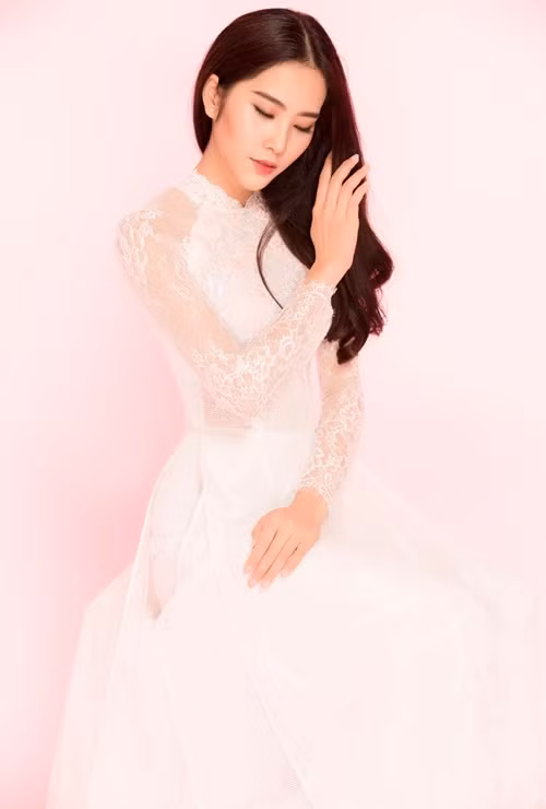 Liên tục livestream không kiểm soát, Nam Em bị Sở Thông tin và Truyền thông TP.HCM xử phạt 37,5 triệu đồng vào tháng 3/2024. Đến tháng 4, Nam Em bị phạt 10 triệu đồng. Ảnh: FBNV.