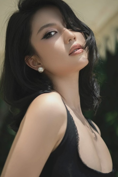 Sau biến cố, Ngọc Trinh cẩn trọng trong mọi phát ngôn.