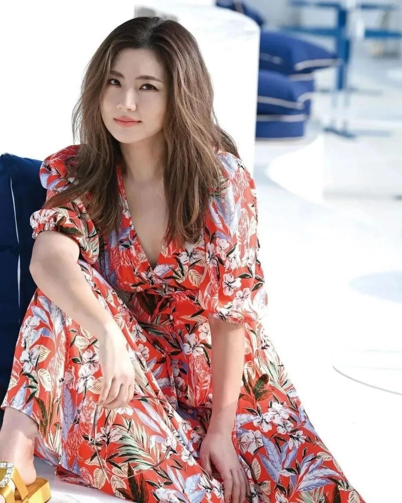 Đến năm 2012, 2 năm sau vụ tai nạn, Selina vẫn còn sẹo lớn khiến người hâm mộ ngậm ngùi cho thần tượng.