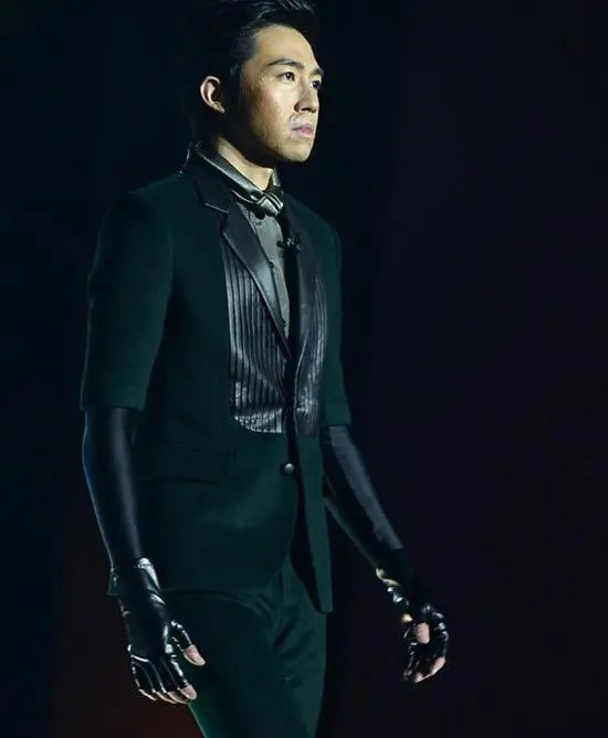 Trong khi đó, Du Hạo Minh cũng chịu đựng vết bỏng nặng do nỗ lực che chắn cho Selina. Anh mất nhiều thời gian để phục hồi và trở lại với nghề.