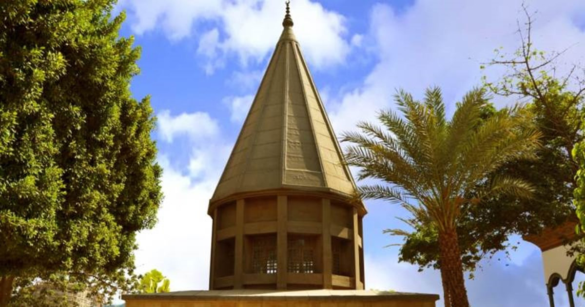 Một ví dụ điển hình về "stilling well" là Nilometer trên đảo Rhoda (hay Rawda) ở Cairo, một công trình có niên đại từ năm 861 sau Công Nguyên. Nilometer Rhoda được xây dựng dựa trên thiết kế của nhà thiên văn học nổi tiếng Afraganus, thay thế cho một Nilometer cũ hơn. 