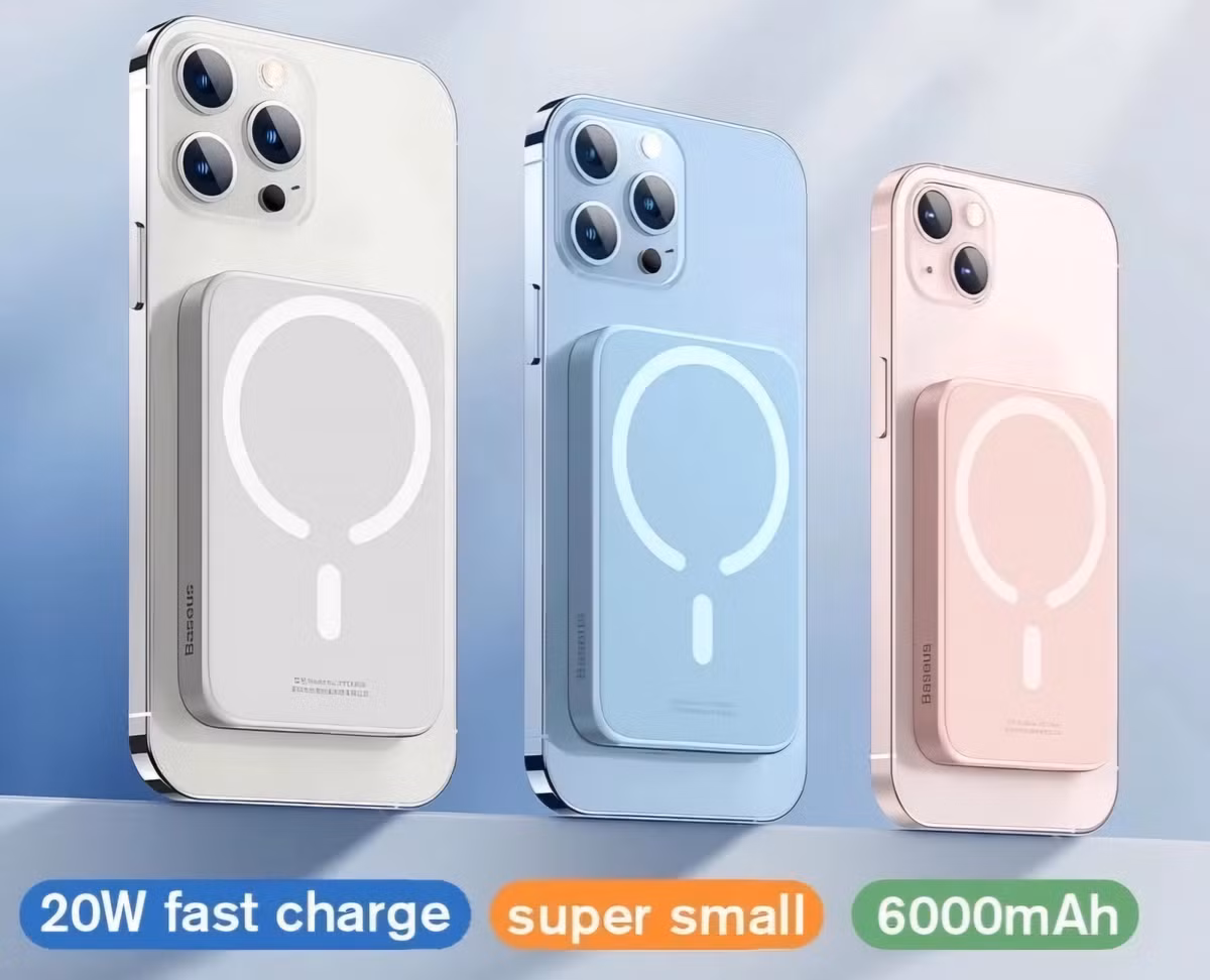 Sạc dự phòng là thứ gần như người dùng điện thoại đều cần. Loại sạc không dây magsafe có thể hít vào lưng máy tiện gọn là một lựa chọn hợp lý. Đừng vì dung lượng mà chọn loại to nặng sẽ khiến phái nữ lười mang theo.