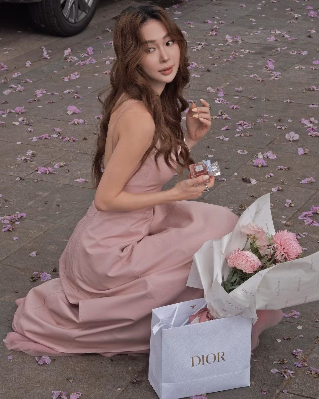 Với gương mặt khả ái cùng nước da trắng sáng, Sun HT được nhận xét là thừa hưởng nhiều nét đẹp từ mẹ. Mẹ của Sun HT từng là hoa khôi tại Nam Định.