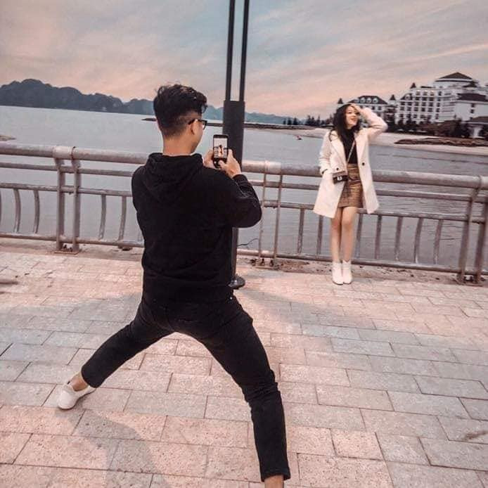 Chỉ cần có một anh bạn trai có tâm thế này, các chị em dù có chưa quá ưng ý với tấm ảnh thì cũng ghi nhận sự cố gắng mà bỏ qua cho anh em.