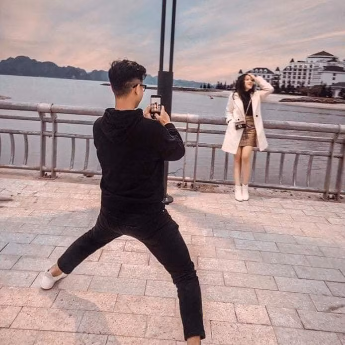 Chỉ cần có một anh bạn trai có tâm thế này, các chị em dù có chưa quá ưng ý với tấm ảnh thì cũng ghi nhận sự cố gắng mà bỏ qua cho anh em.