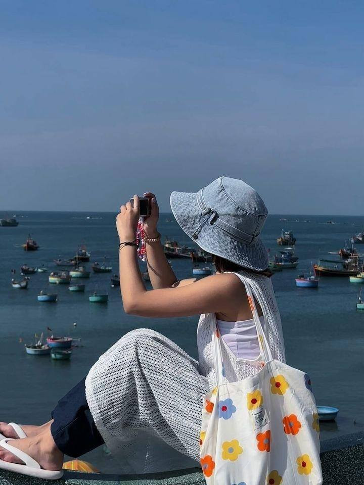 Nhiều bạn trẻ thường đến đây để được trải nghiệm cũng như check-in. (Ảnh: 97kg.v)