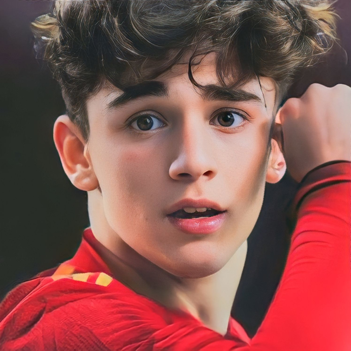 Gavi sinh ngày 5 tháng 8 năm 2004, hiện đang chơi ở vị trí tiền vệ trung tâm của Tây Ban Nha, và ở vị trí tương tự cho câu lạc bộ Barcelona tại La Liga.(Ảnh: Facebook)