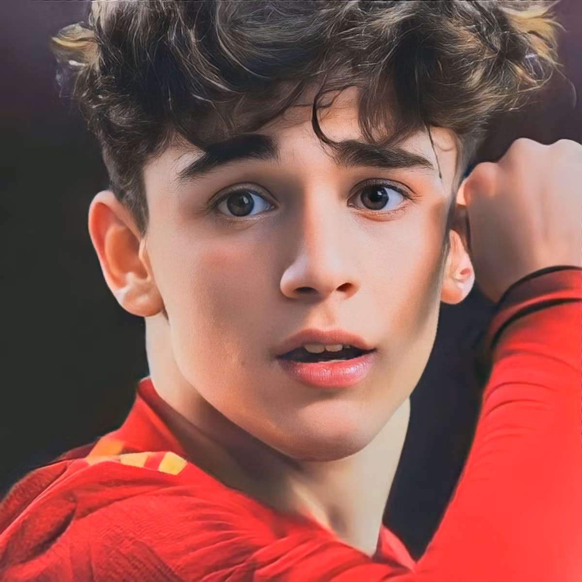 Gavi sinh ngày 5 tháng 8 năm 2004, hiện đang chơi ở vị trí tiền vệ trung tâm của Tây Ban Nha, và ở vị trí tương tự cho câu lạc bộ Barcelona tại La Liga.(Ảnh: Facebook)