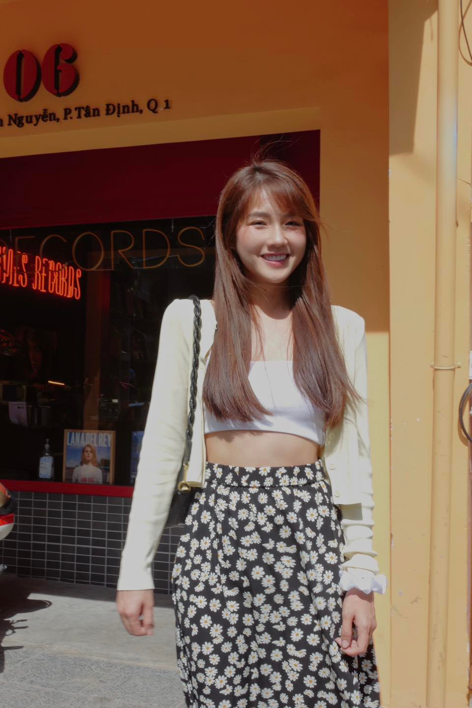 Kiều Trinh không chỉ nhận được lời khen cho diện mạo xinh đẹp mà còn nổi bật với vóc dáng đẹp, thon gọn nhưng săn chắc đầy sức sống.