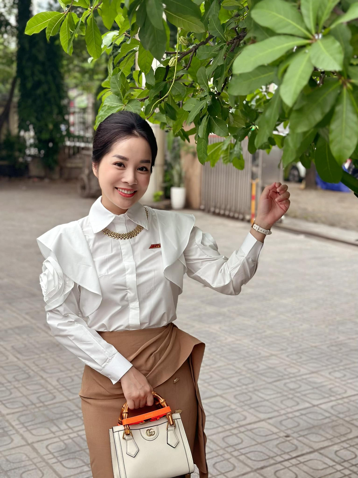 Nữ diễn viên thường xuyên chia sẻ những hình ảnh hạnh phúc của gia đình trên trang mạng xã hội và nhận được nhiều sự quan tâm từ người hâm mộ.