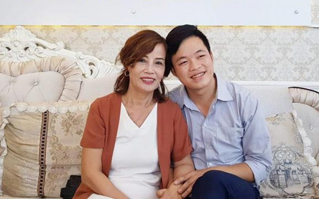 Công việc kinh doanh giúp vợ chồng chị có thu nhập ổn định, cuộc sống đủ đầy. Thi thoảng, chị lại rủ chồng về quê thăm mẹ ở xã Trọng Con, huyện Đông Khê, tỉnh Cao Bằng. Cách đây vài tháng, bố chồng chị đã qua đời vì bạo bệnh.