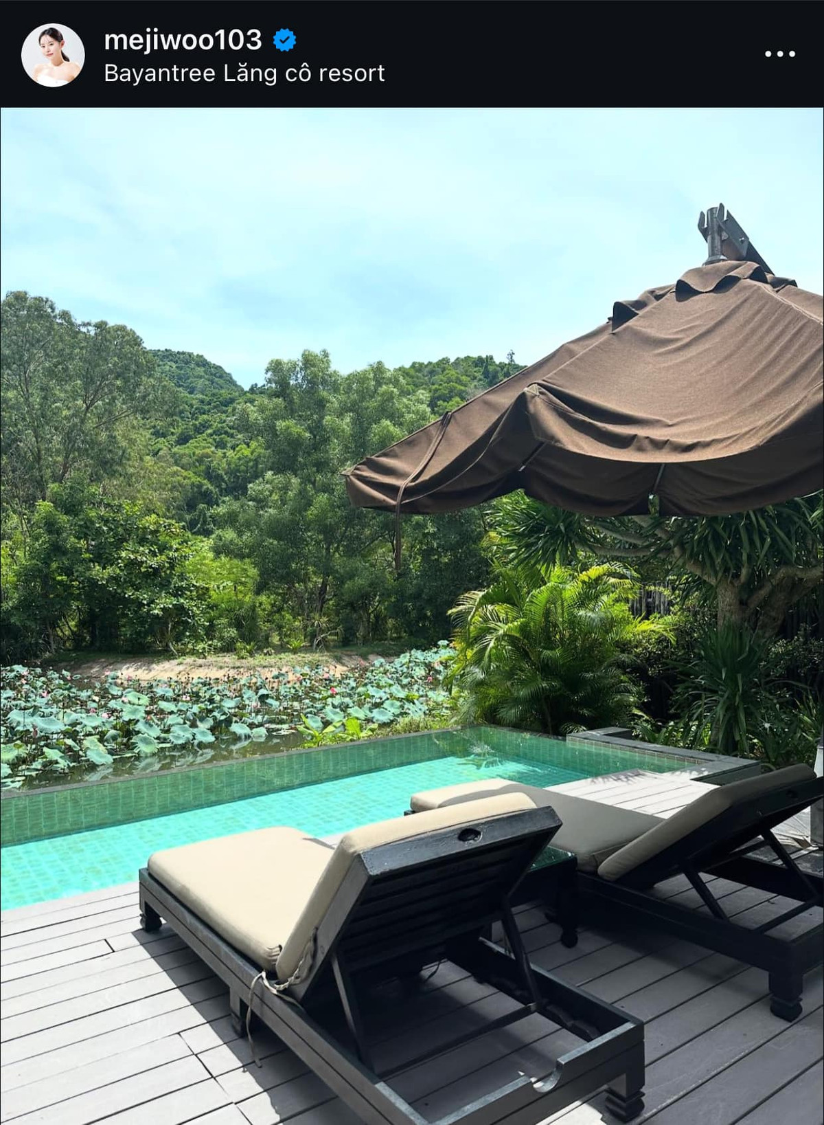 Mới đây, Jung Dawon đã đăng tải loạt ảnh tiết lộ về chuyến du lịch nghỉ dưỡng của mình tại Việt Nam. Địa điểm được cô nàng lựa chọn cho chuyến đi lần này là một resort ở Lăng Cô - Huế.