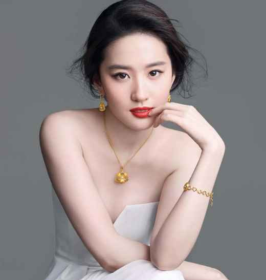 Không những vậy, Lưu Diệc Phi cho biết bản thân không thích thú với biệt danh thần tiên tỷ tỷ. Bởi lẽ, đó chỉ là tạo hình trong phim của cô. Người đẹp mong muốn khán giả nhìn nhận cô với phiên bản chính mình.