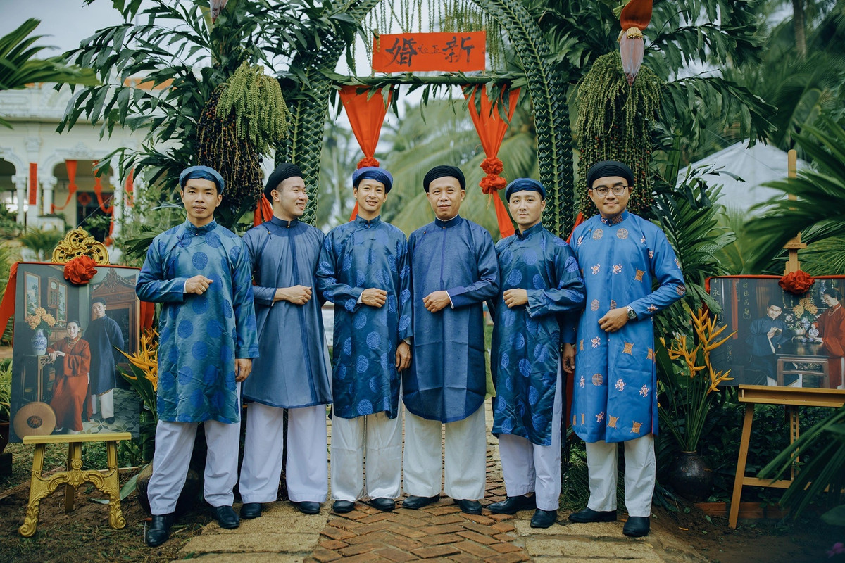 Đám cưới đặc biệt đó là của chú rể Trần Hữu Phú (29 tuổi) và cô dâu Nguyễn Thị Ngọc Trang (22 tuổi) được tổ chức tại huyện Mỏ Cày Nam (tỉnh Bến Tre).