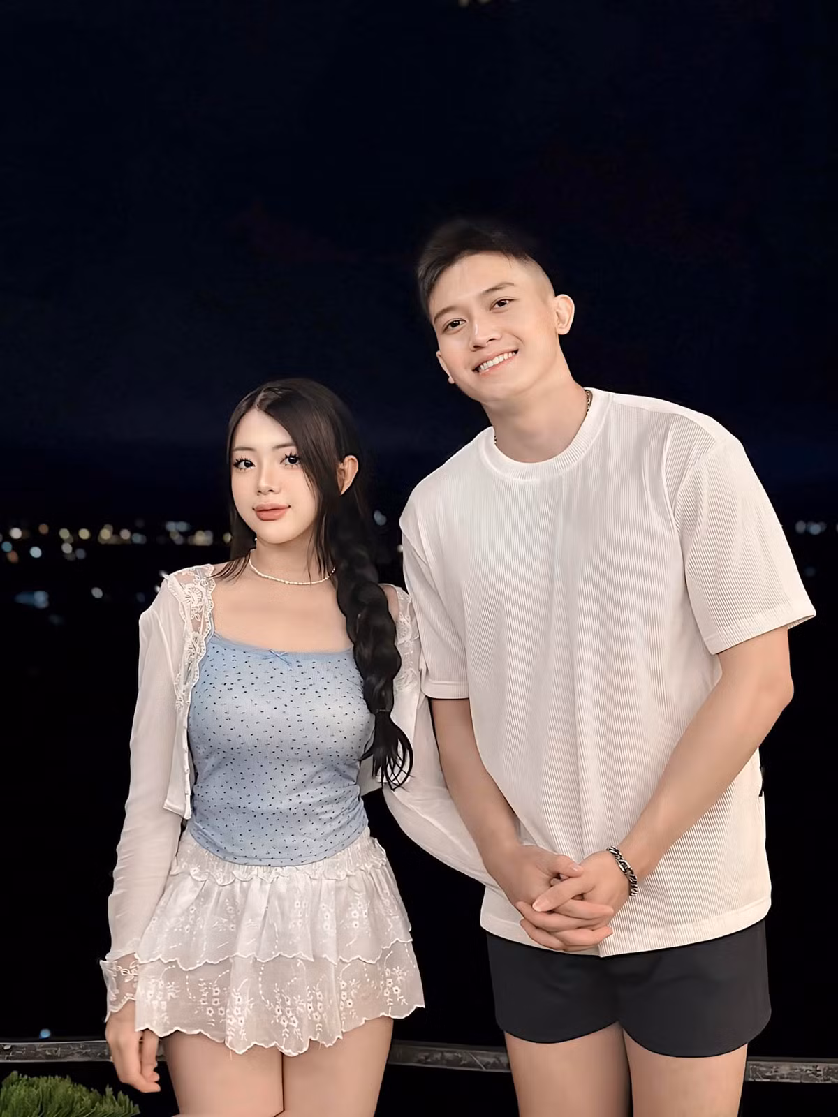 Ta Bi hiện có mối tình đẹp với nàng hot girl Đặng Khánh Ngân.